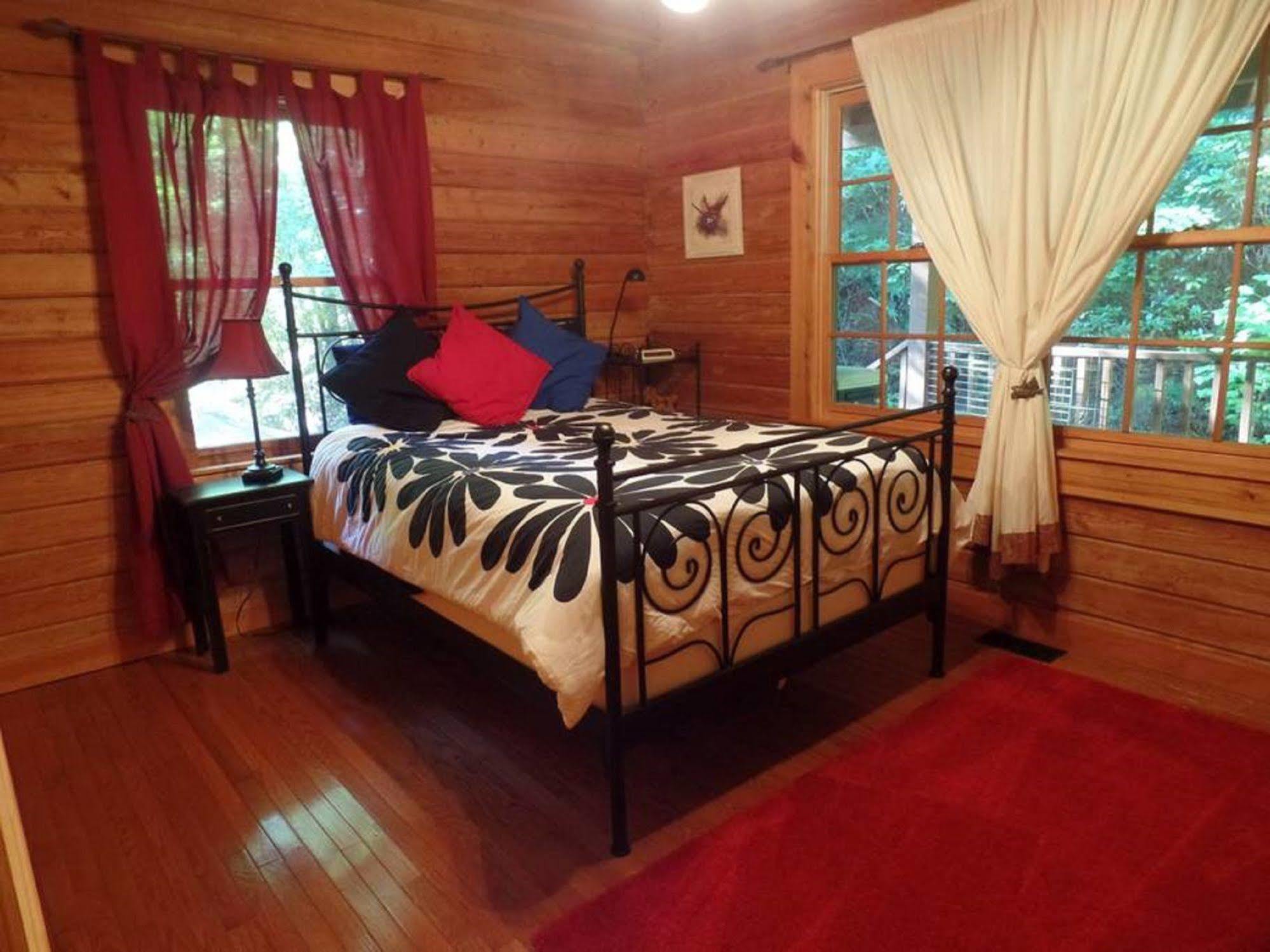 Creekside Paradise Bed And Breakfast 罗宾斯维尔 外观 照片
